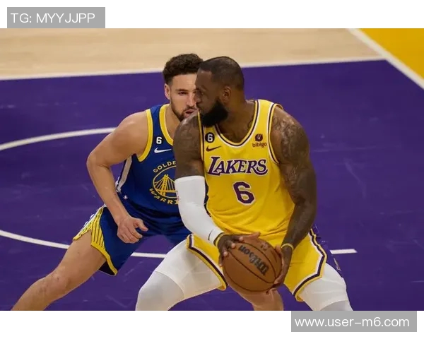 湖人官方发布东詹里三人海报引发全明星投票热潮前十名单揭晓